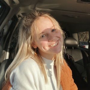 Meet your Posher, Abby